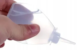 olej-wazelinowy-do-maszyn-do-szycia-oliwiarka