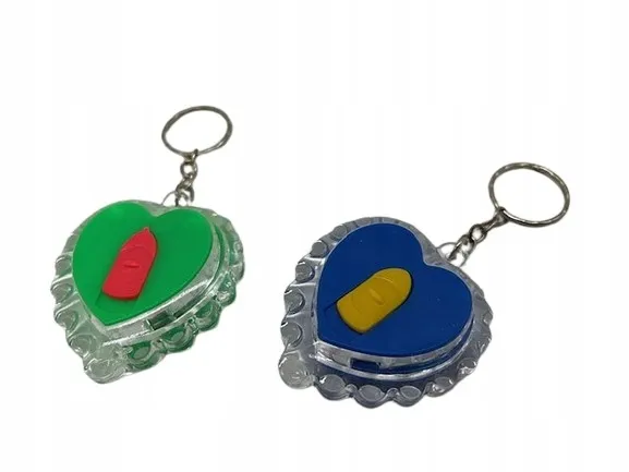 brelok-do-kluczy-serce-material-dominujacy-inny