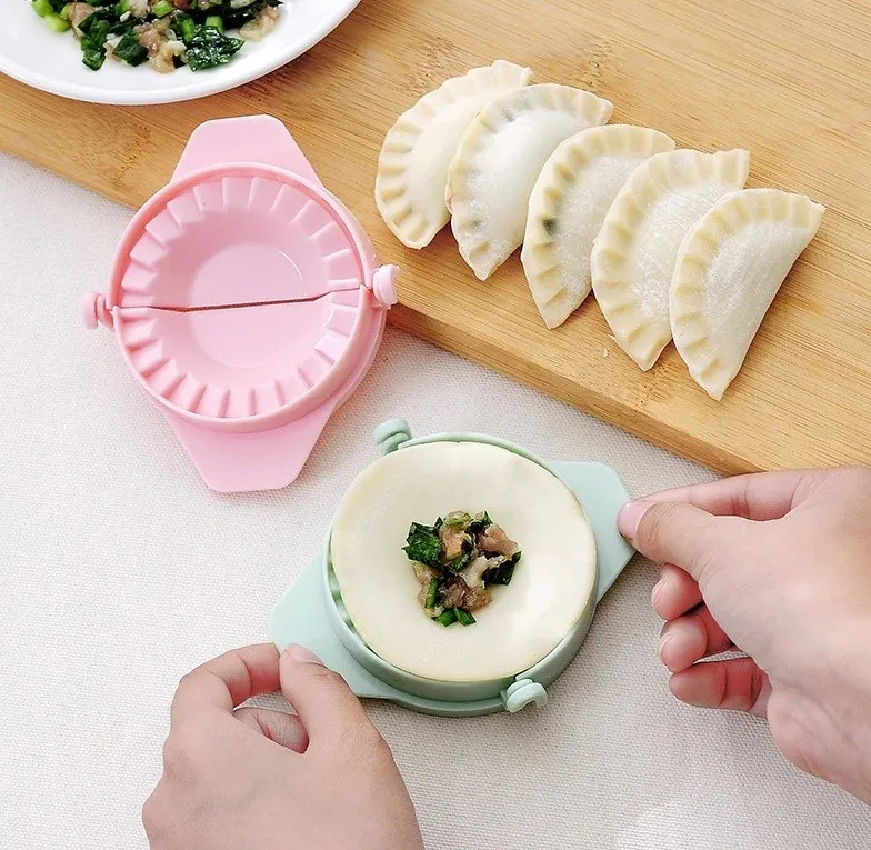 foremka-maszyna-do-pierogow-uszek