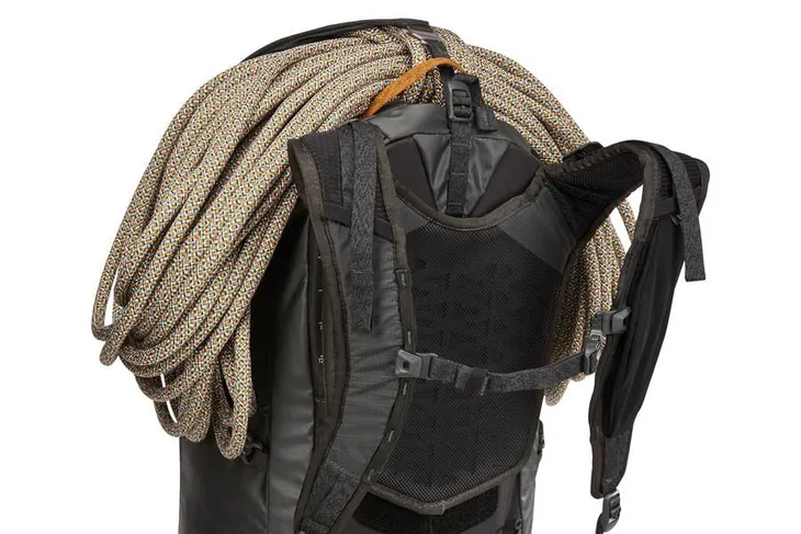 plecak-turystyczny-thule-stir-35l-m-obsidian-3204098-stan-nowy