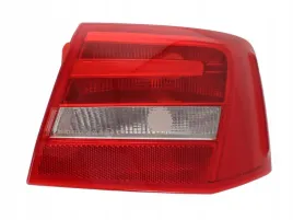 lampa-tyl-p-czesc-zewnetrzna-kolor-kierunkowskazu-bialy-kolor-szkla