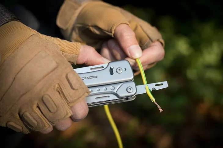 multitool-roxon-phantom-s802-wymienny-noz-i-przecinak-do-drutu-liczba-dodatkowych-narzedzi-15-narzedzia-pila