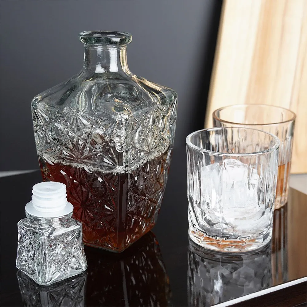karafka-do-whisky-szklana-830-ml-stan-nowy