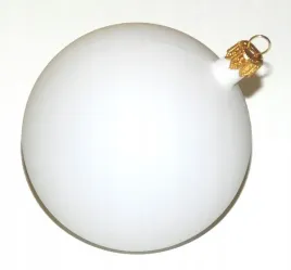 bombka-plastik-biala-kula-9-cm-z-zawieszka-4071