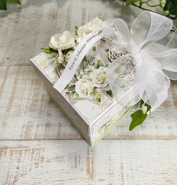 exploding-box-pamiatka-slubu-prezent-rekodzielo-b2511-technika-wykonania-scrapbooking