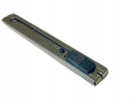 noz-metalowy-magazynowy-nozyk-18mm-solidny-blaszak