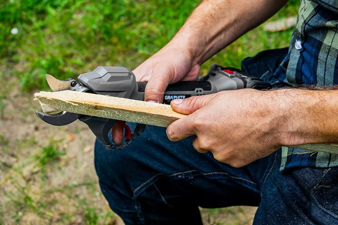 graphite-sekator-bezszczotkowy-nozyce-18v-energy-bez-akumulatora-58g029