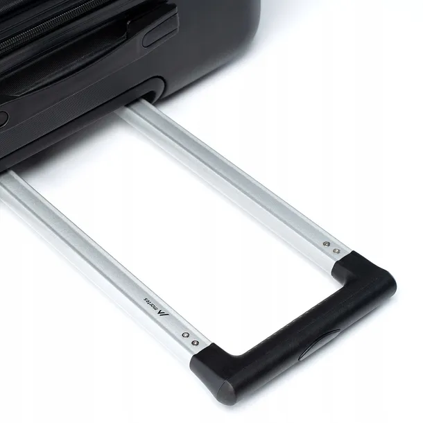 walizka-twarda-szumen-101-kolor-czarny