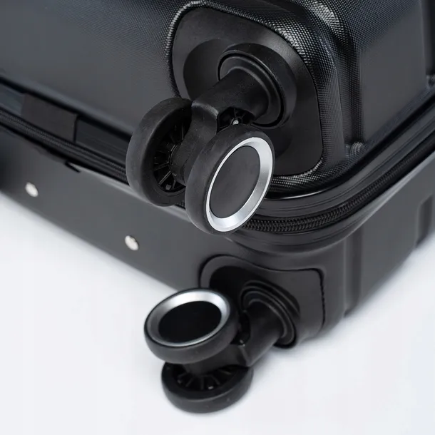 walizka-twarda-szumen-40-material-dominujacy-abs