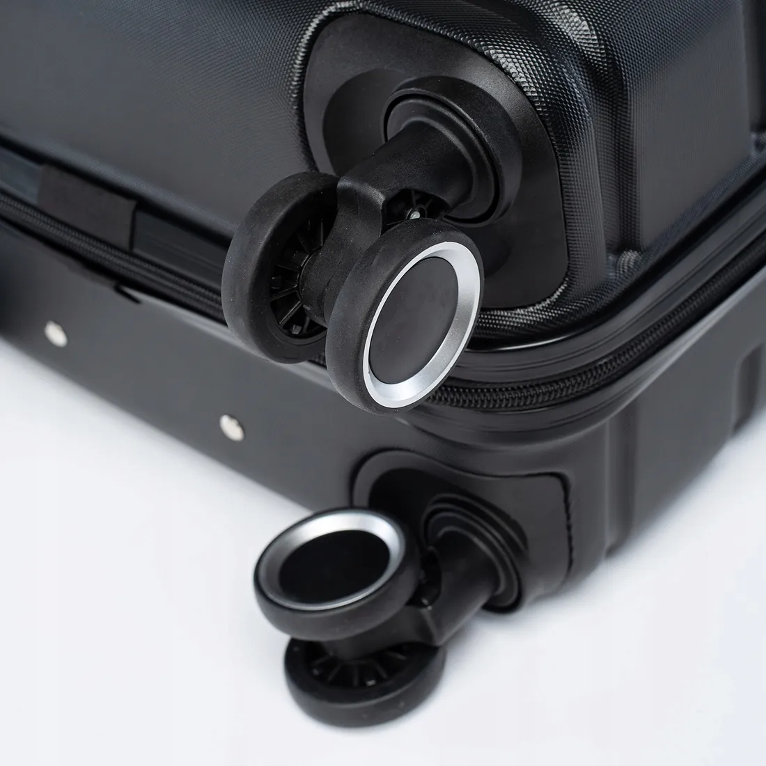 walizka-twarda-szumen-40