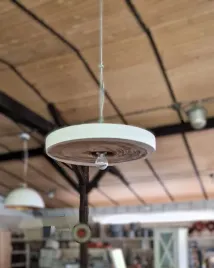 lampa-sufitowa-plaster-drewna