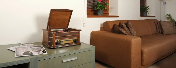 gramofon-hyundai-rtcc513rip-kolor-brazowy