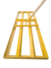 niwelator-terenu-reczny-60x30-do-rownania-terenu-trawnika-kretowisk-trzonek