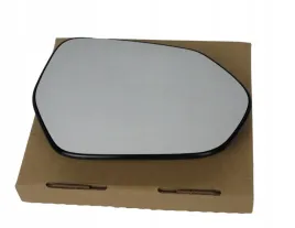 prawy-wklad-lusterka-toyota-yaris-p21-2020-