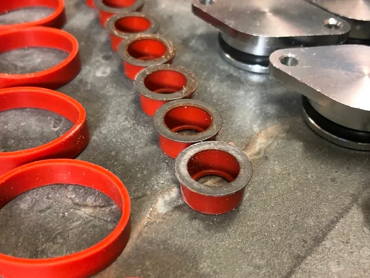 zaslepki-kolektora-do-e91-e39-e60-e61-e63-e64-e38-e65-e67-2-5-3-0-3-5-d-m57-stan-nowy-numer-katalogowy-oryginalu-klasy-klapa-klapie-naprawa-naprawy-kolektora-kolektor-ssacego-ssacy-zestaw-naprawczy-ssacego-ssacy-bmw-2-5d-2-5-3-0-3-0d-3-5d-3-5-m57-serii-seri-seria-serie-uszczelki-zaslepki-zaslepka-zaslepki-zaslepka-spalenie-silniczka-wyciek-wycieku-oleju-olej-wirowych-wirowe-wirowy-wirowa-klap-klapy-klape-uszczelka-komplet-11617790198-7790198-11612246945-2246945-11612245439-2245439-lift-lci-polift-przedlift-diesel-disel-zaworu-zawor-zawora-zawor-6-cylindrow-6cylindrow-e83-e53-e70-e71-e72-e90-e91-e39-e60-e61-e63-e64-e38-e65-e66-e67-m57d30-m57d25-m57n-m57tu-m57tud25-m57tu2d30-m57n23-5-6-7-x3-x5-x6-uszczelnienie-uszczelnienia-32mm-32-mm