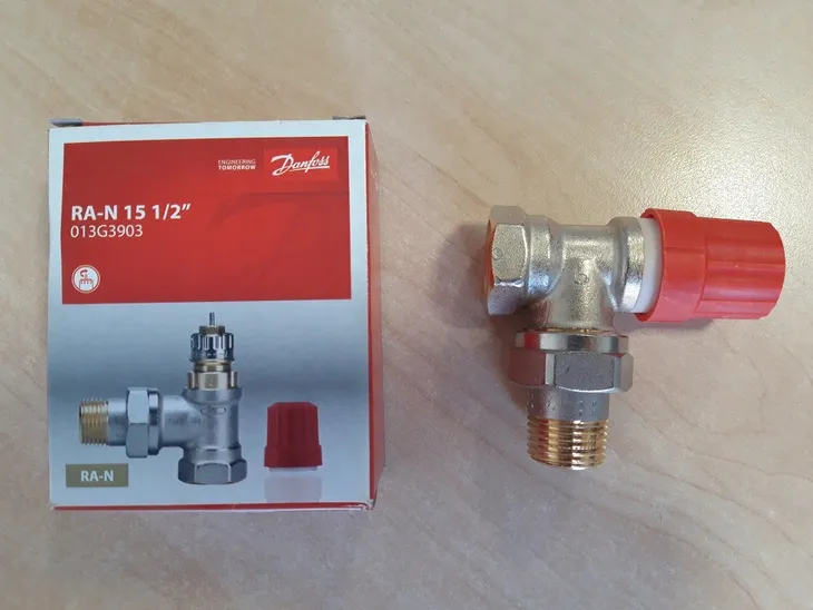 zawor-katowy-danfoss-013g3903-rodzaj-zawor-katowy-waga-z-opakowaniem-0-24-kg