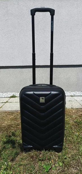 walizka-spilbergen-kolor-czarny