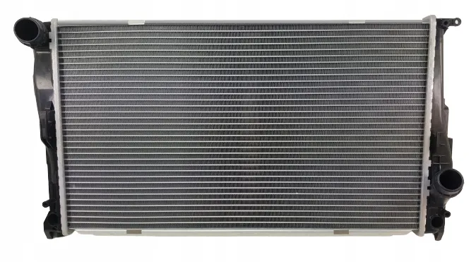 chlodnica-wody-bmw-3-e90-e91-e92-e93-2005-2014