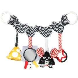 edukacyjna-zawieszka-do-wozka-i-fotelika-cheese-and-skip-babyono