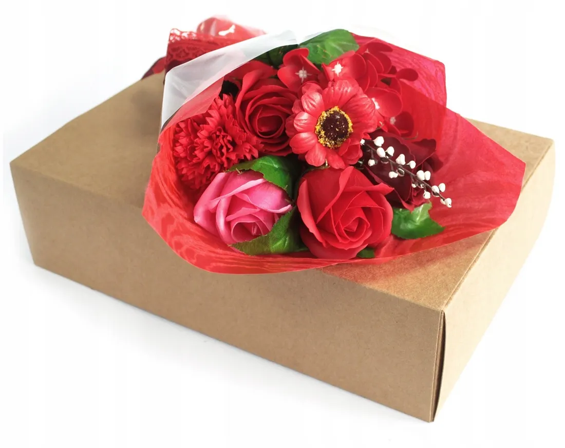 czerwony-bukiet-mydlany-w-pudelku