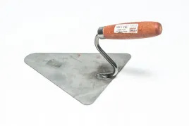 kielnia-trojkatna-czarna-200-mm-hermes