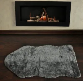 duzy-dywanik-futerko-owcza-skora-salon-sypialnia-szary