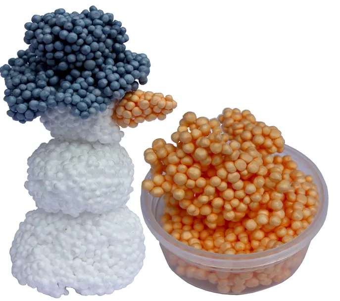 piankolina-plastelina-pianka-masa-plastyczna-odbijajaca-sie-kuleczki-bohater-brak