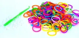 gumeczki-bransoletki-gumki-i-300szt-teczowe-grati