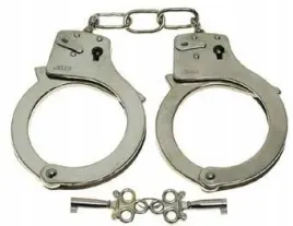 metalowe-kajdanki-zamykane-kluczyk-lancuch-bron