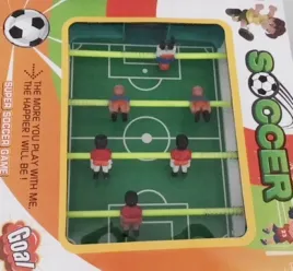 gra-duze-pilkarzyki-pilkarze-stol-z-raczkami-pilka