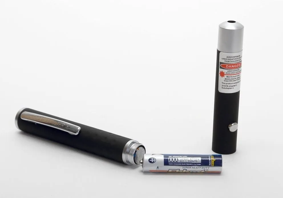 wskaznik-laser-pointer-dla-kota-mocny-zielony