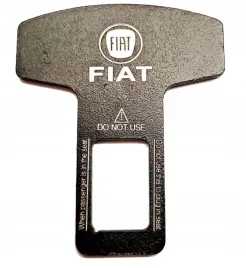 zaslepka-wtyczka-do-pasa-pasow-z-logo-fiat