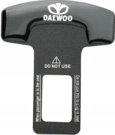 zaslepka-wtyczka-do-pasa-pasow-z-logo-daewoo