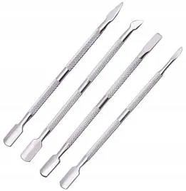 zestaw-narzedzi-manicure-do-paznokci-i-skorek