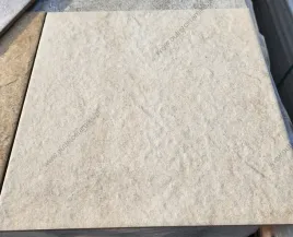 plytki-podlogowe-do-garazu-kotlowni-gresowe-33x33-r11-mondo-jasnobezowe