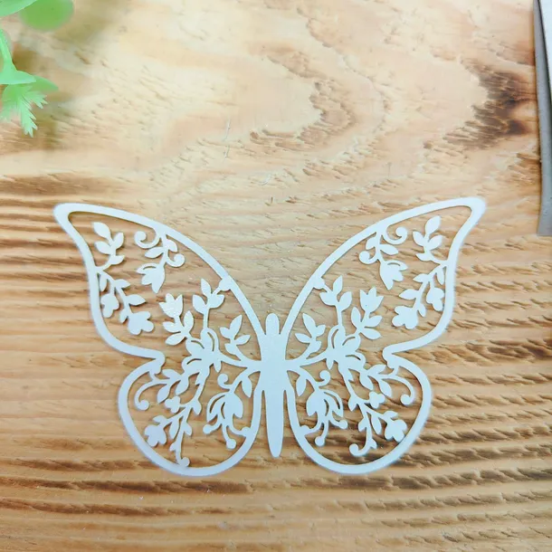 motylek-papierowy-marka-bez-marki