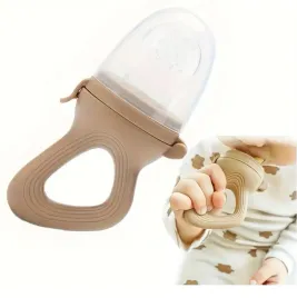 gryzak-do-podawania-pokarmu-w-etui-na-owoce-i-warzywa-brazowy-smoczek-s-4m