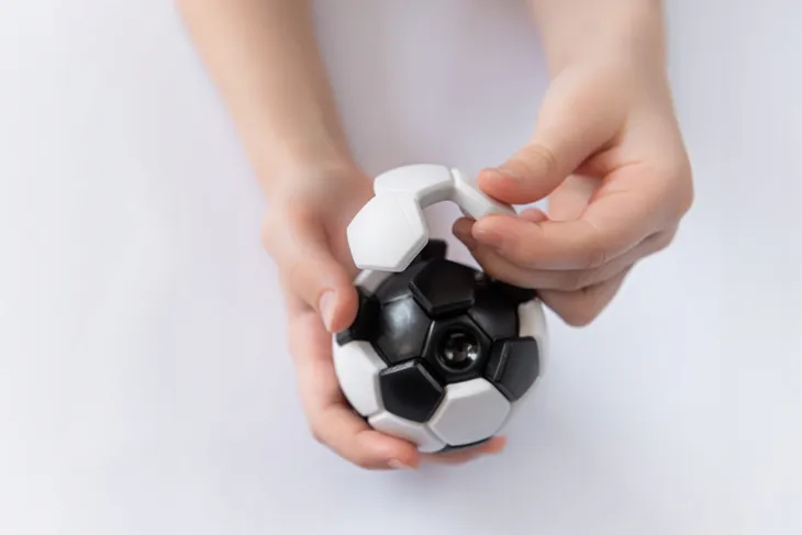 smart-games-plug-and-play-ball-eng-iuvi-games-wiek-gracza-3-4-lata-5-7-lat-8-11-lat-12-14-lat-18