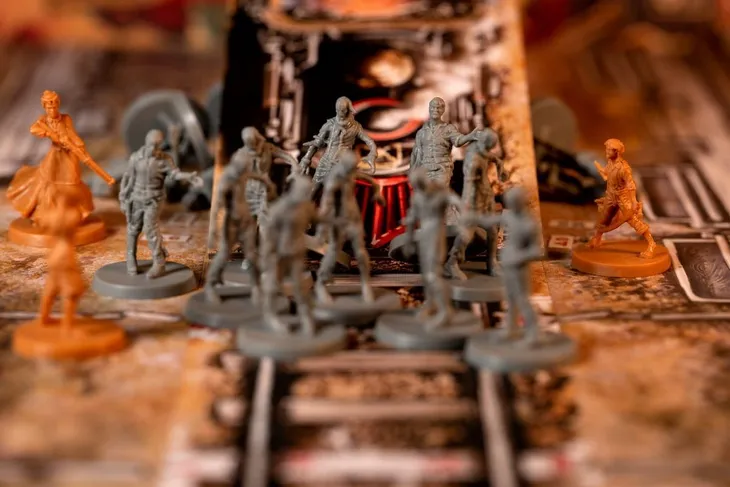 gra-zombicide-zywi-lub-nieumarli-wiek-gracza-12-14-lat-15-18-lat