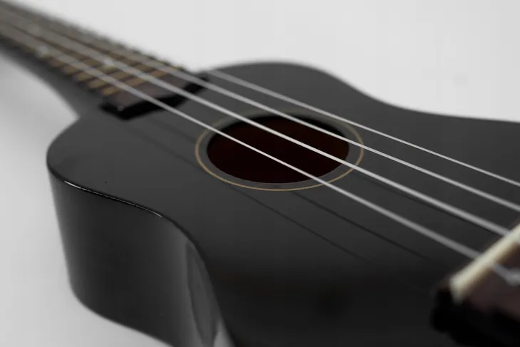 ukulele-sopranowe-castelo-akcesoria-w-zestawie-pokrowiec