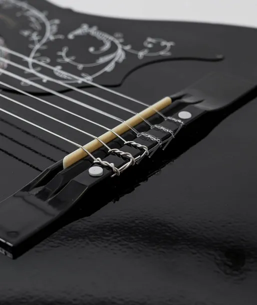 gitara-klasyczna-castelo-7-8-czarna-wersja-praworeczna