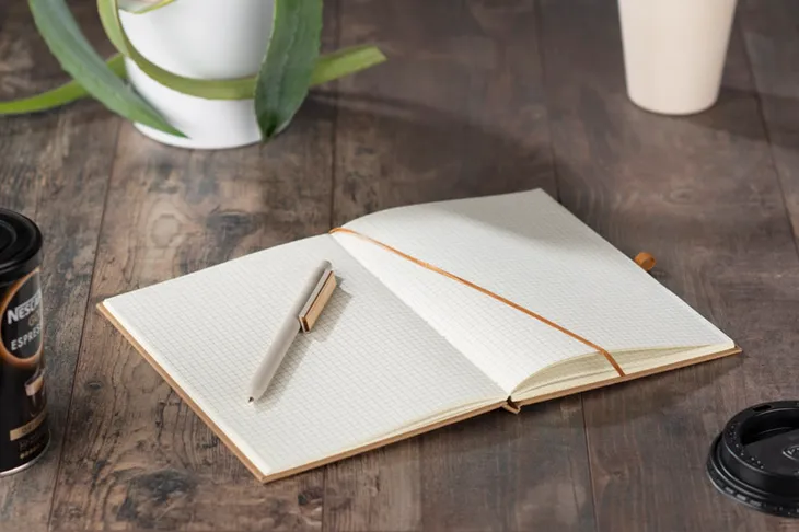 notes-ritto-a5-z-dlugopisem-stan-nowy-rozmiar-a5