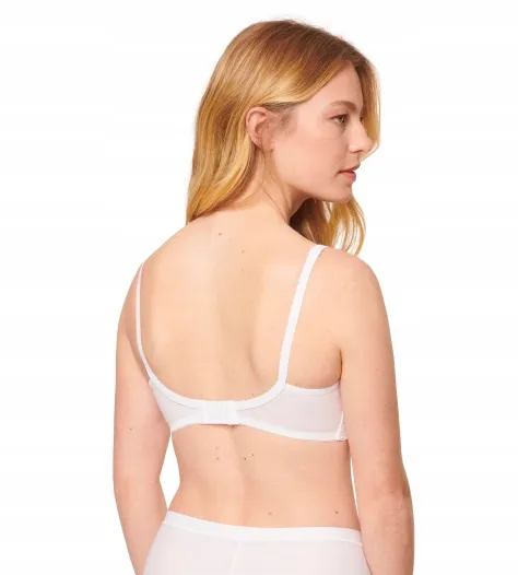 biustonosz-triumph-compliment-w-bialy-85c-marka-triumph