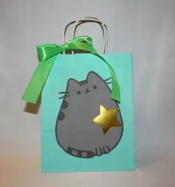 torebka-torba-na-prezent-a5-mala-zielona-kot-pusheen-puszin