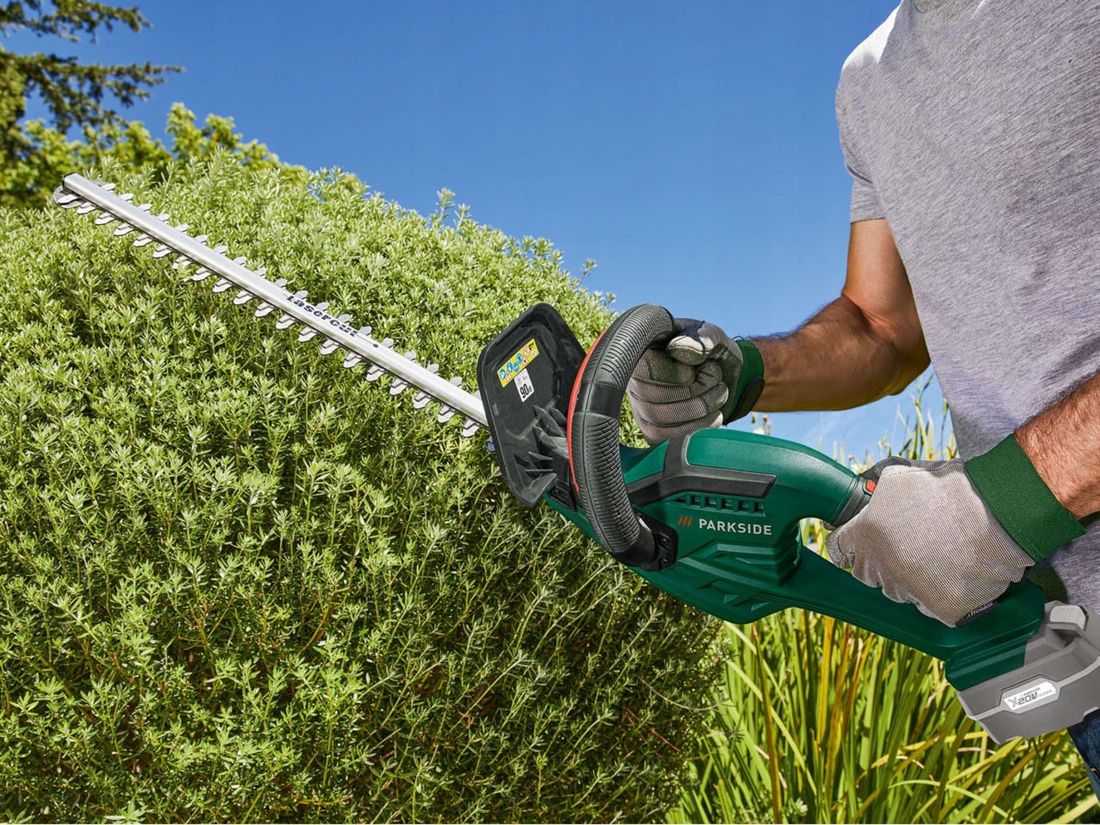 akumulatorowe-nozyce-do-zywoplotu-20v-parkside-bez-akumulatora-i-ladowarki