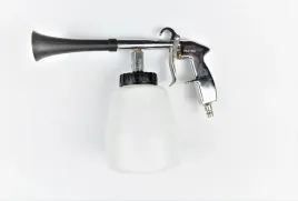 pistolet-do-czyszczenia-tapicerki-i-wykladzin