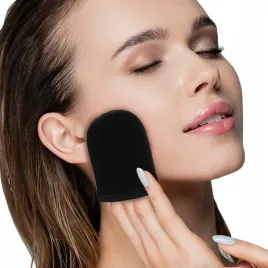 rekawica-do-twarzy-do-bronzera-samoopalacza-czarna