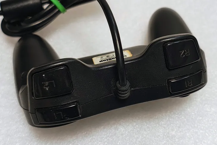 pad-gamestop-wibracje-do-playstation-2-ps2-stan-powystawowy