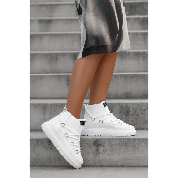 lcj1597lwhite-marka-lee-cooper
