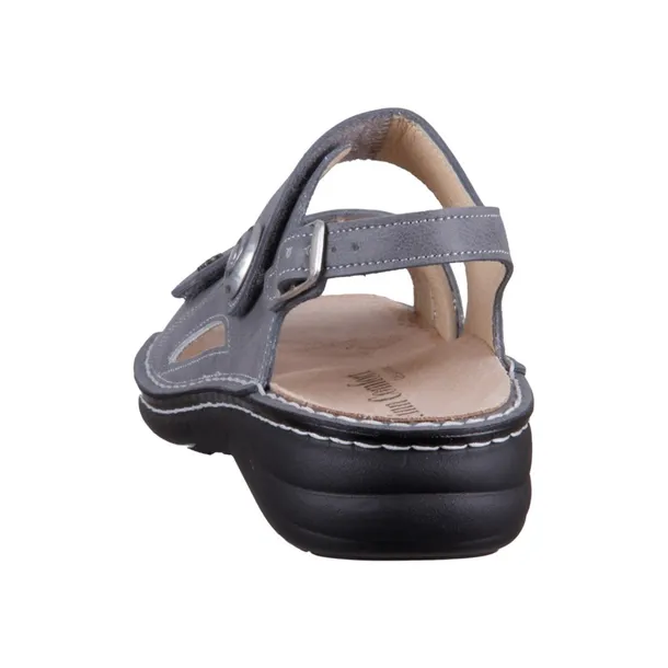 denia-monroe-marka-finn-comfort
